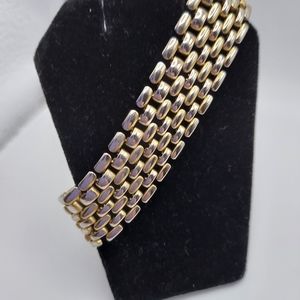 Vintage Silvertone &Goldtone Basket Weave Bracelet. Latch Closing. Very Pretty.